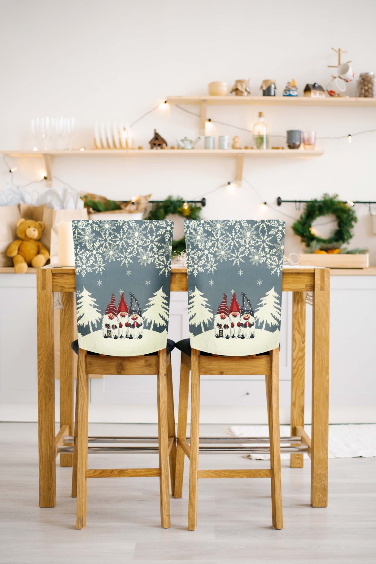 Szary pokrowiec dekoracyjny na krzesło Gnomy