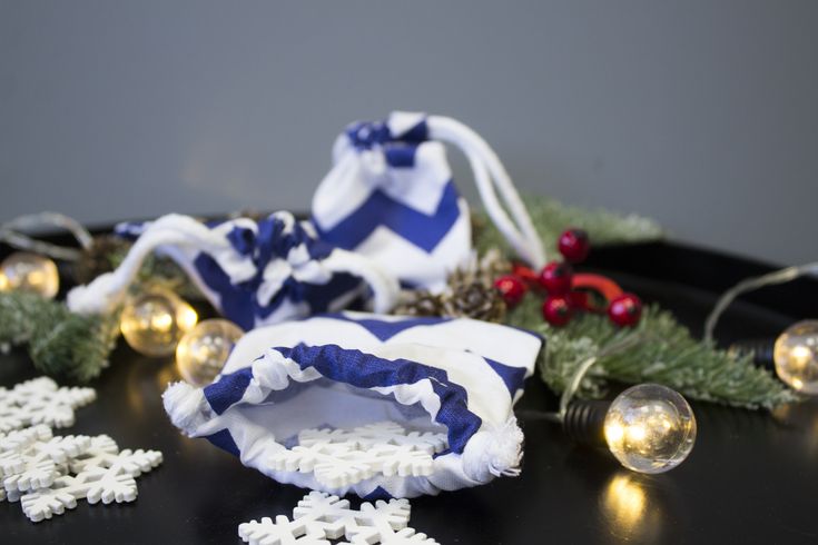 Woreczek na drobiazgi 10x10 cm 135 g/m2 zygzak