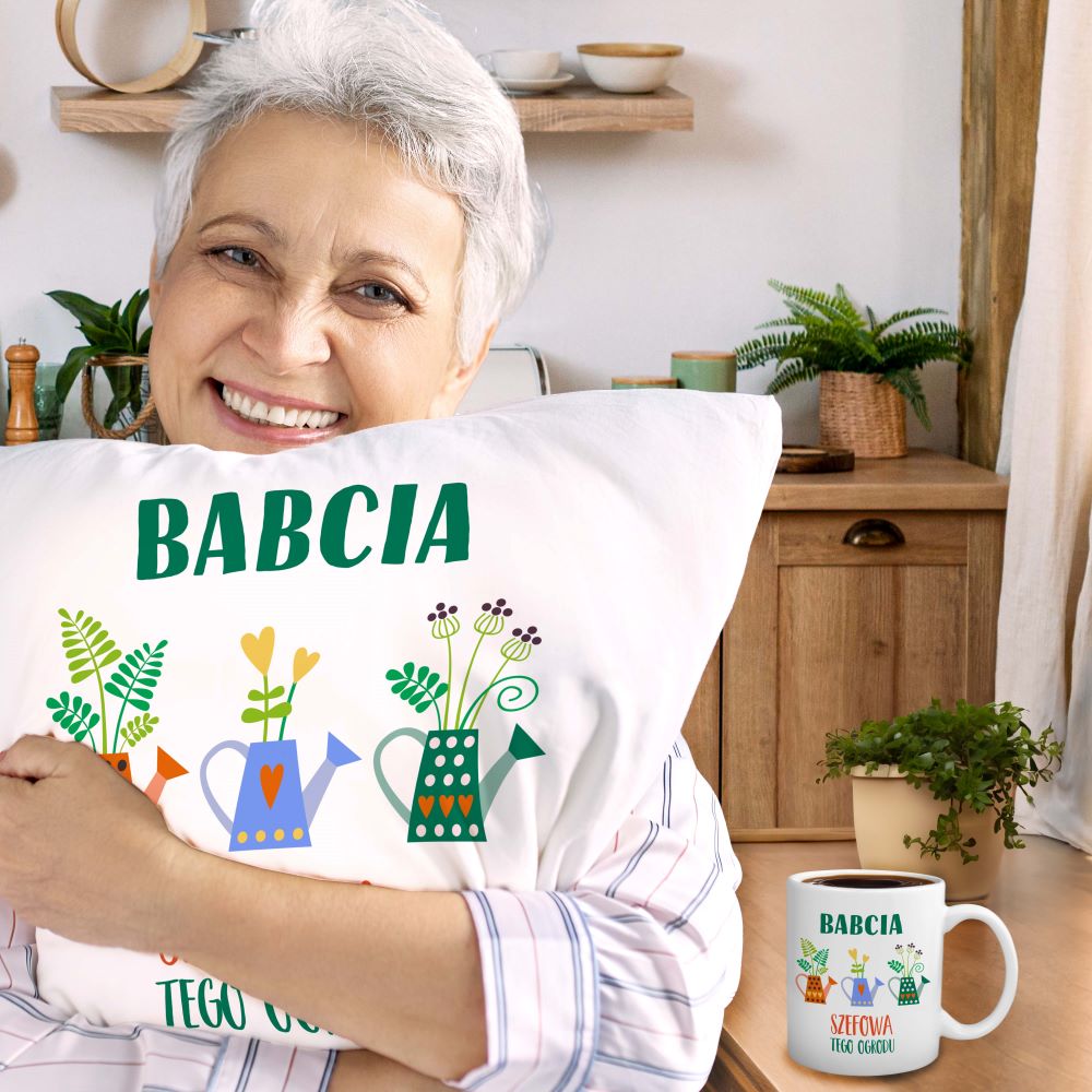 Zestaw Poduszka Kubek Szefowa tego ogrodu Prezent na Dzień Babci