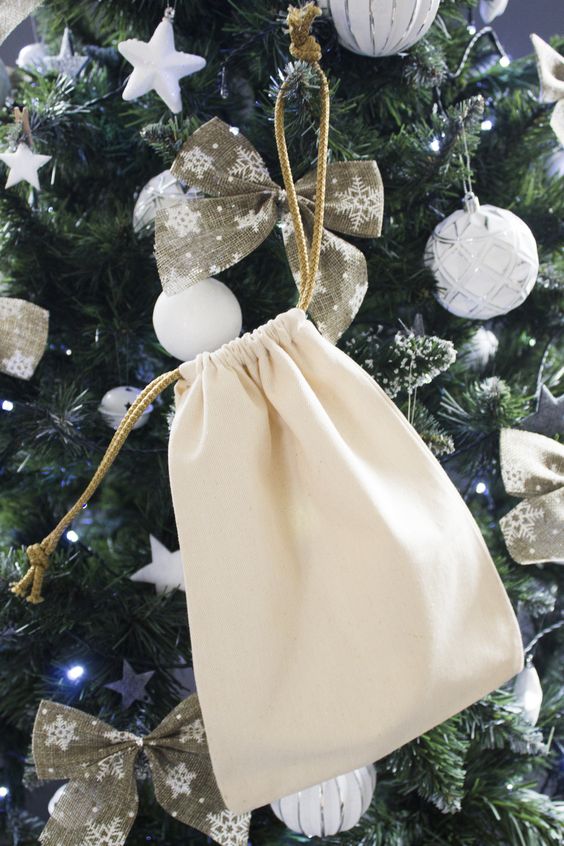 Worek bawełniany Ecru 20x30cm 135g/m2 złoty sznurek