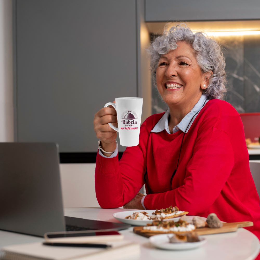 Zestaw Fartuch,Kubek,Poduszka Babcia Zwrotów nie przyjmuje Prezent na Dzień Babci