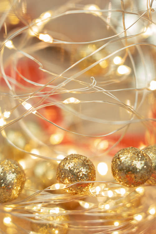 Lampki 100 LED na druciku z ciepła barwą światła