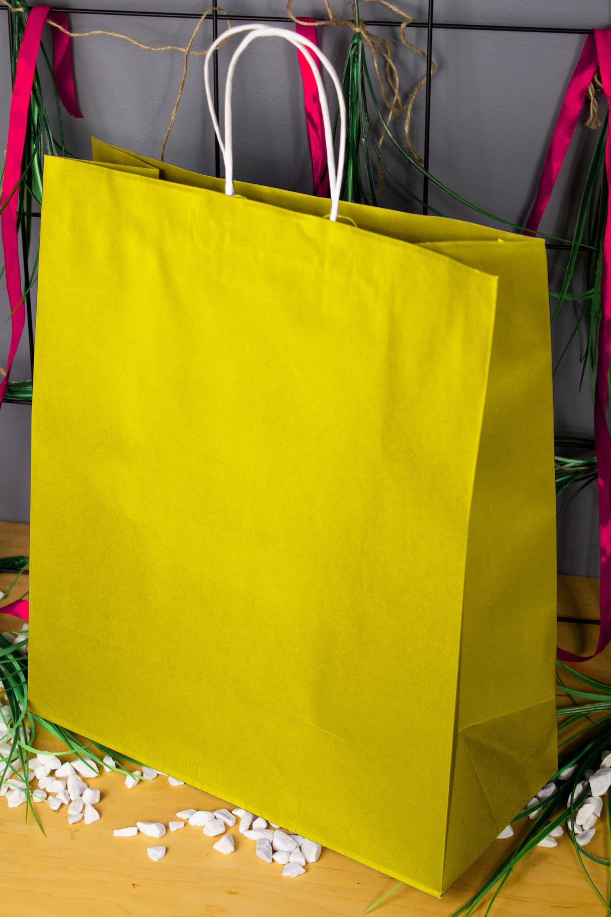 Torba papierowa z uchwytem skręcanym 350x150x400mm Żółta Premium