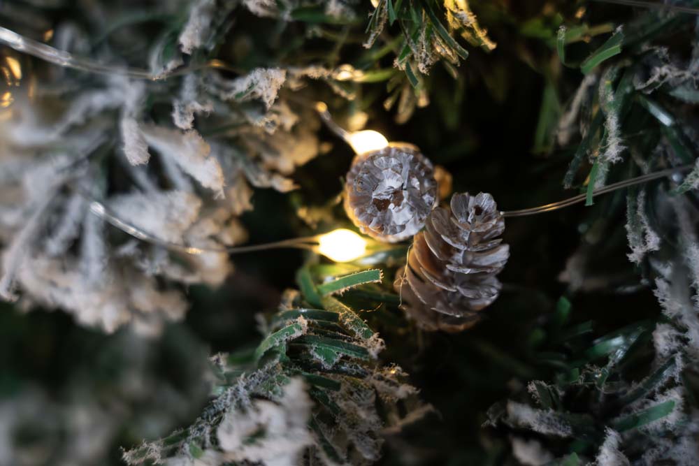 Szyszki Oszronione dekoracyjne Ozdoba świąteczna 8szt.