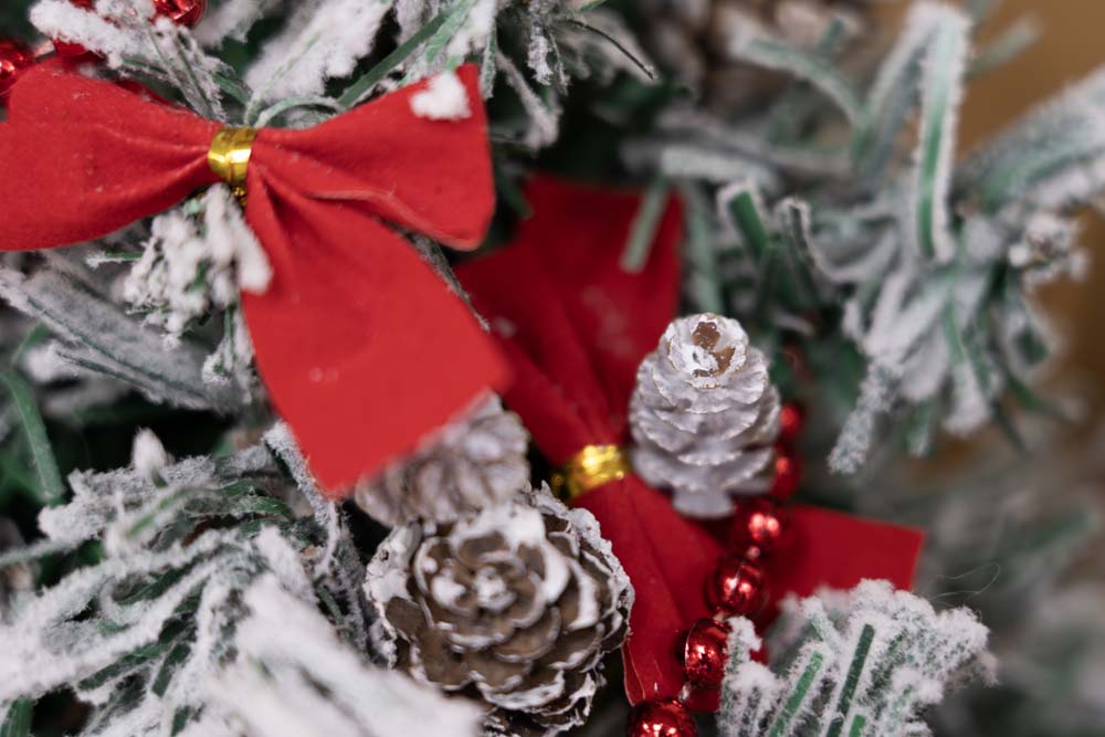 Szyszki Oszronione dekoracyjne Ozdoba świąteczna 8szt.