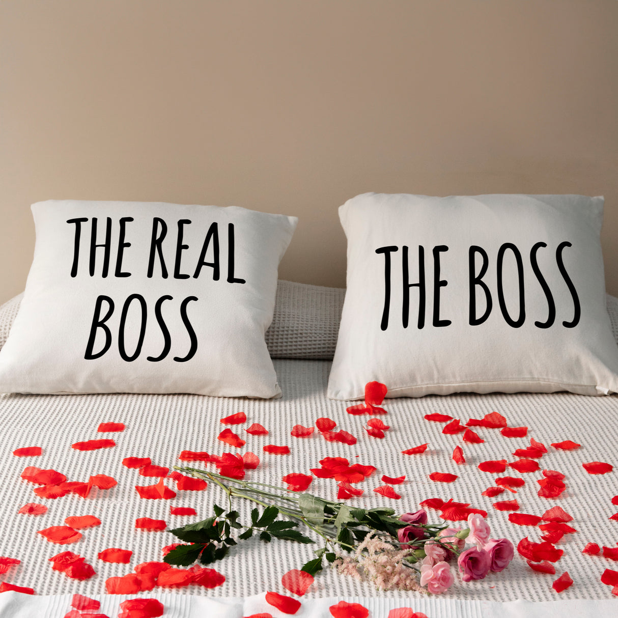 Prezent na walentynki poduszki THE BOSS THE REAL BOSS