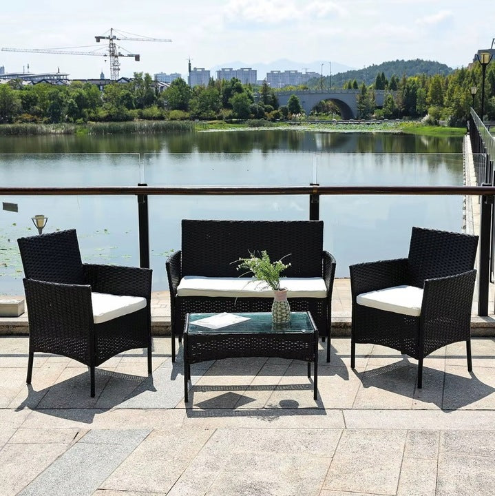 Rattanowe meble ogrodowe zestaw 4-osobowy + stół