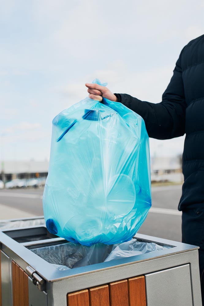 Duża rolka worków na śmieci WIĄZANE 60L