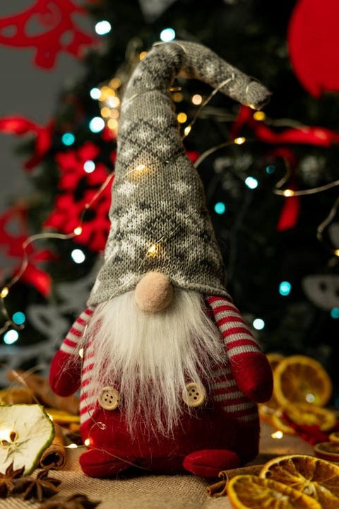 Świąteczny skrzat z brodą Czerwony 42cm