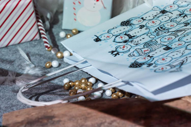 Torba papierowa świąteczna 240x100x320mm Bałwanki