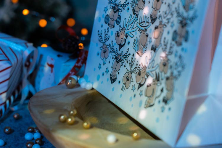 Torba papierowa świąteczna 240x100x320mm Renifery