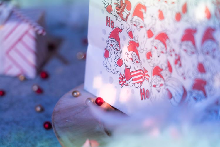 Torba papierowa świąteczna 240x100x320mm Mikołaje