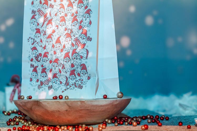 Torba papierowa świąteczna 240x100x320mm Mikołaje