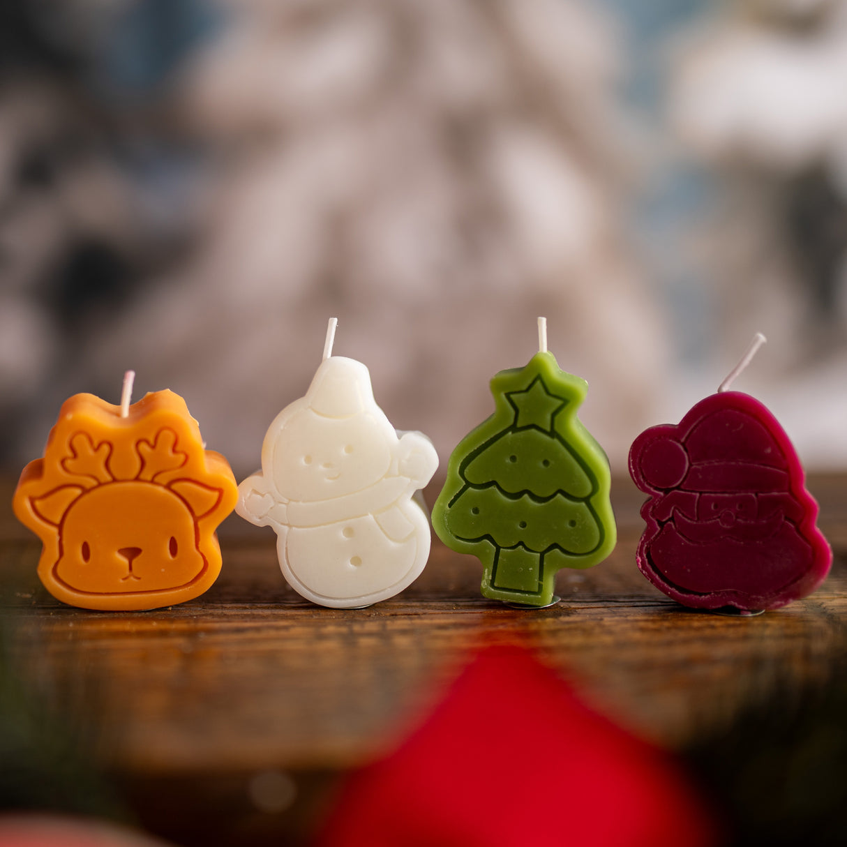 Zestaw świeczek zapachowych z motywem świątecznym 4szt.