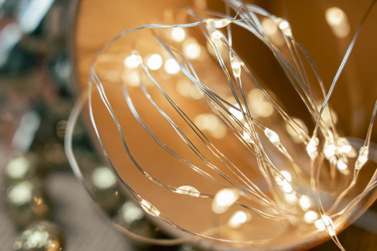 Lampki 100 LED na druciku z ciepła barwą światła