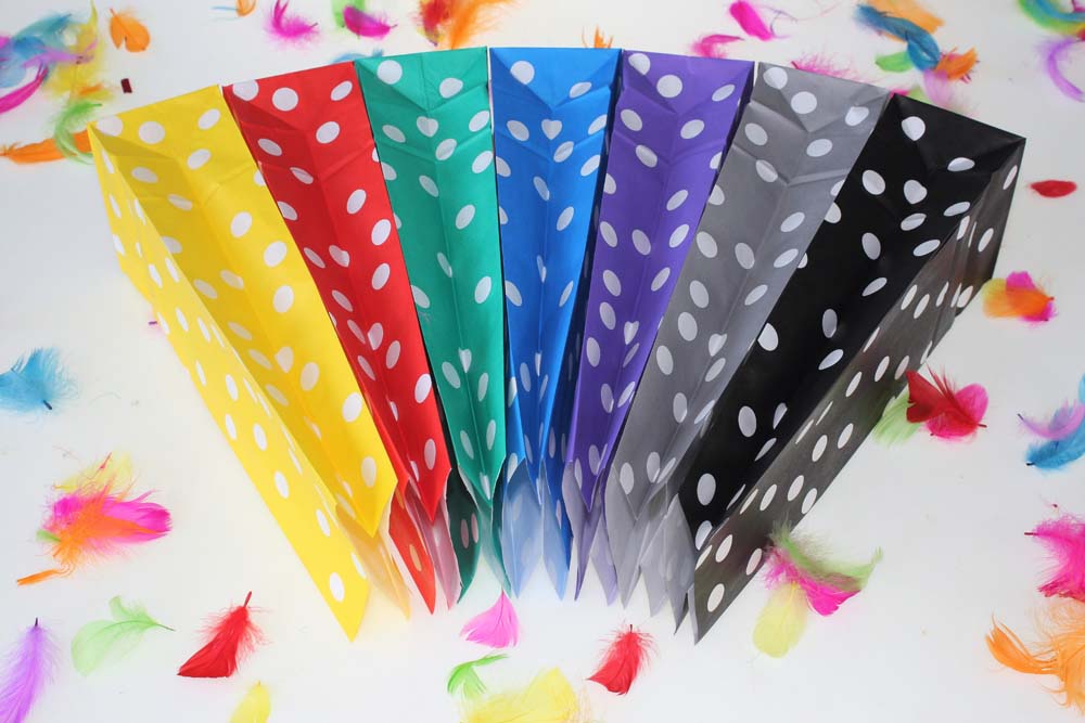 Torba papierowa klockowa 100x70x280mm w groszki + kolorowe naklejki Hug Kiss Love