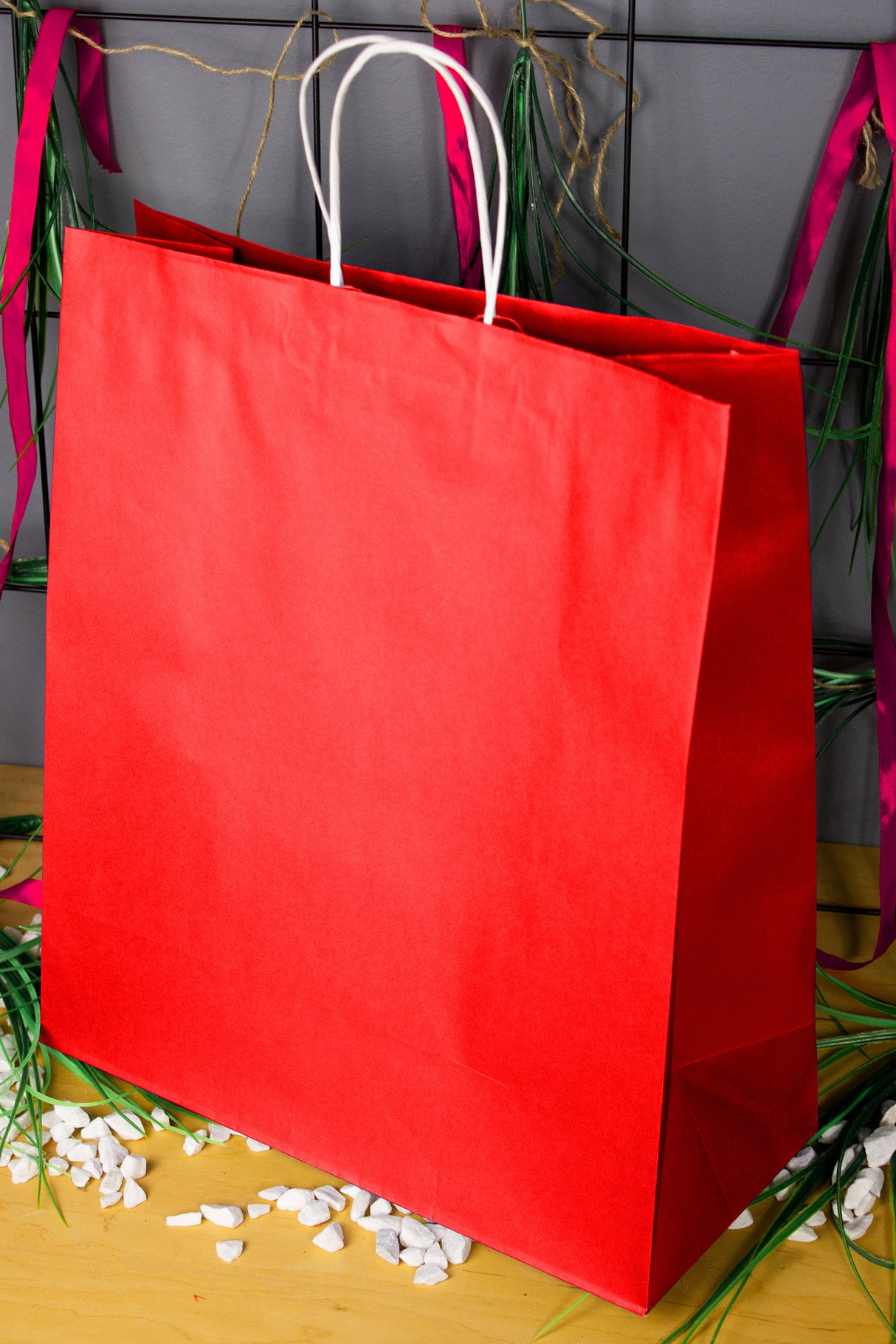 Torba papierowa 350x150x400mm z uchwytem skręcanym Czerwona Premium