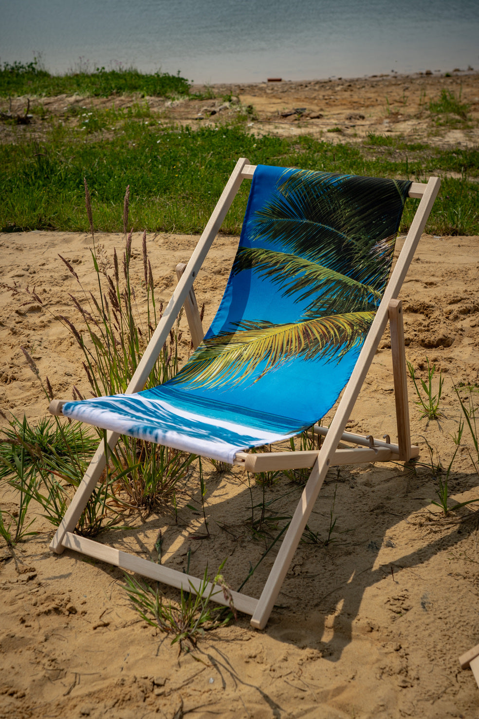 Leżak drewniany z nadrukiem PALMA NA PLAŻY LIŚCIE