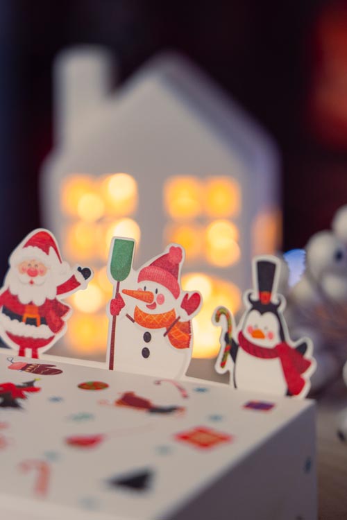 Pudełka świąteczne Mikołaj Bałwan Miś Pingwin 10szt.