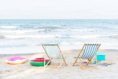 Jak bezpiecznie odpoczywać na plaży? Praktyczne wskazówki!