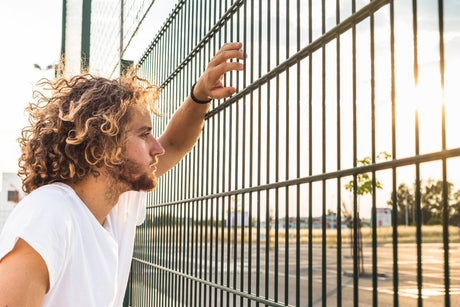 Jak wybrać siatkę maskującą? Poradnik przed zakupem