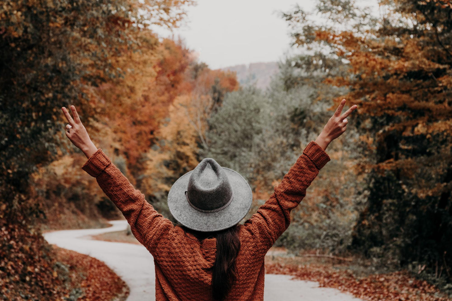 Ile dodatkowych dni wolnych w listopadzie 2025? Jak zaplanować urlop, by wydłużyć swój wypoczynek?