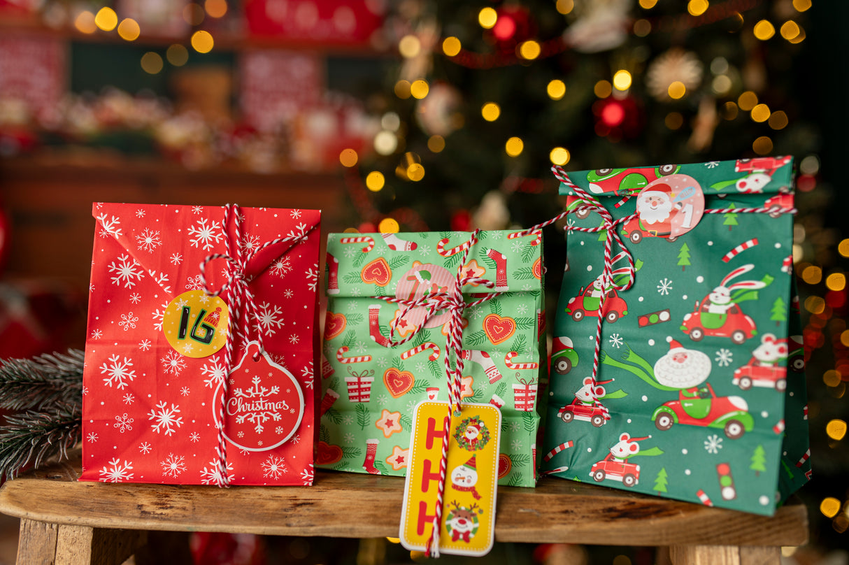 Papierowy kalendarz adwentowy DIY Mikołaj