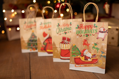 Torba papierowa świąteczna 210x110x270mm Happy Holidays 4szt.